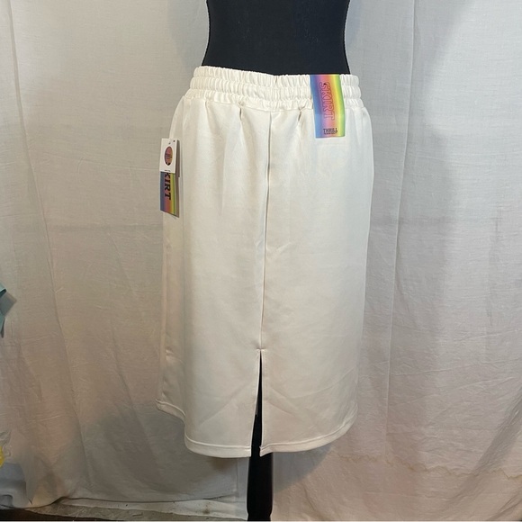 Thrill brand Women’s Skirt size L NWT with pockets - Picture 2 of 8